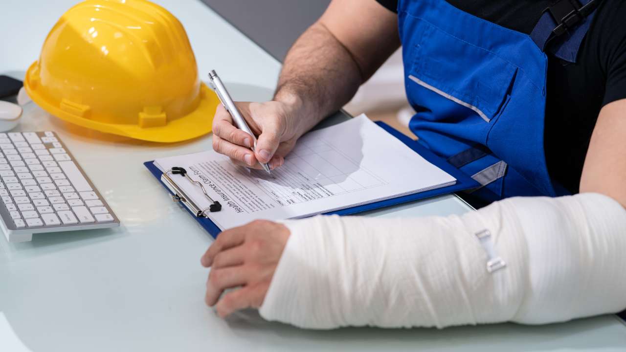 Arbeitsunfälle in Frankreich: Haftungsfallen erkennen und Risiken absichern
